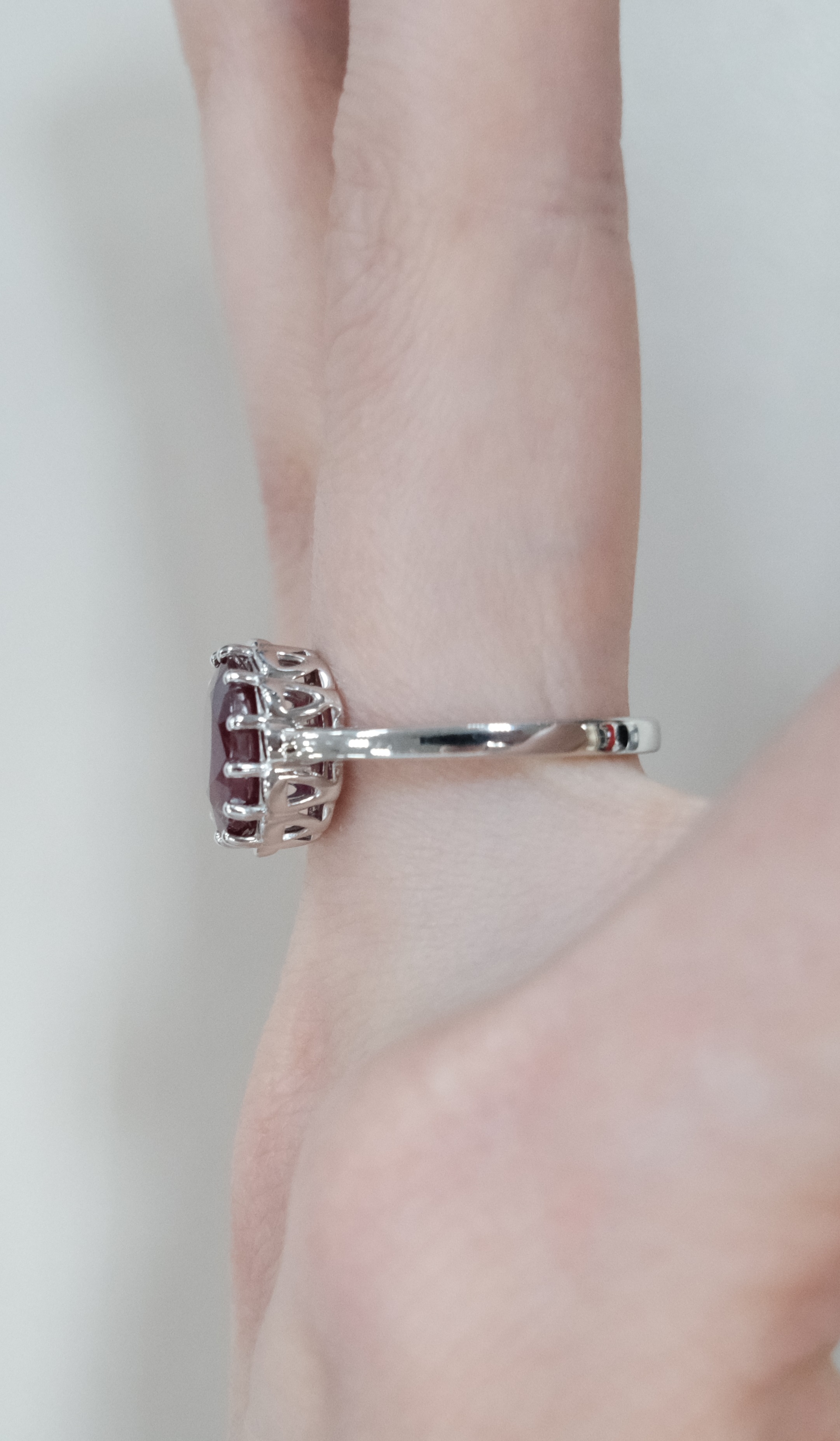Серебряное кольцо с рубином